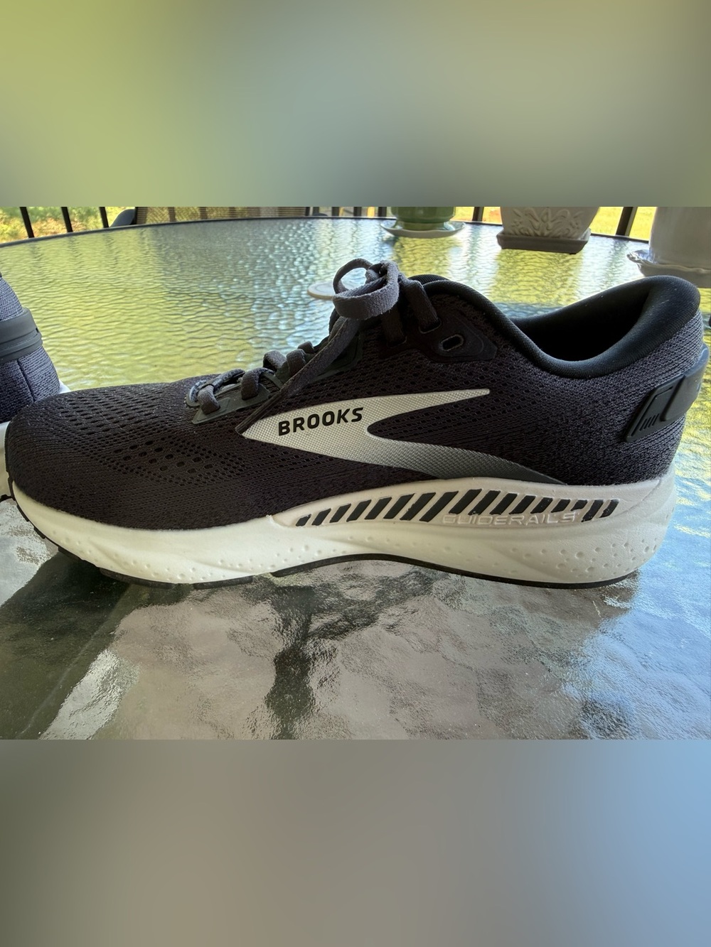 Brooks Ariel GTS 24 Women's Running Shoes in Black and White (Brand New) - Picture 5 of 9